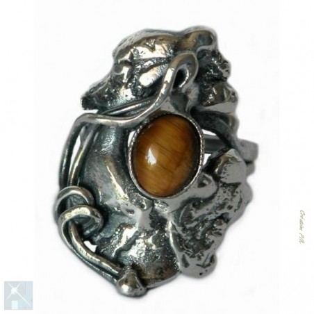 Bague de créateur avec la pierre fine l'oeil de tigre.