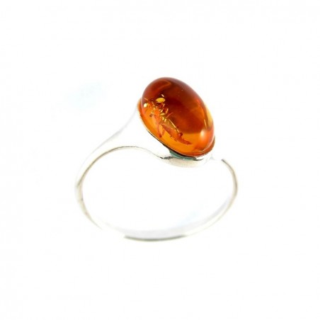 Fine, d'une élégante simplicité bague argent avec ambre véritable