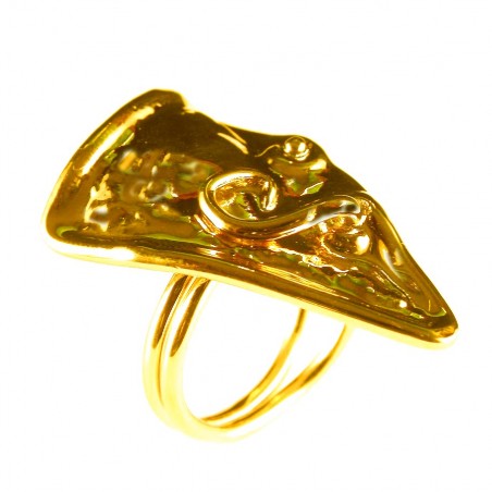 Bague artisanale en forme de triangle