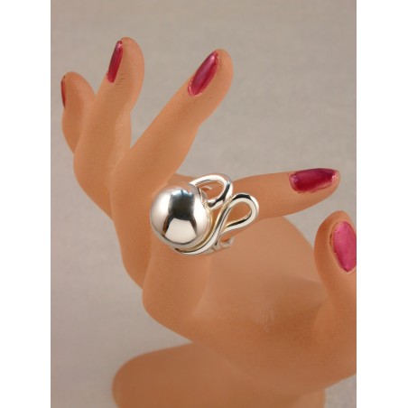 Bijou sophistiqué, bague faite à la main par un artisan français