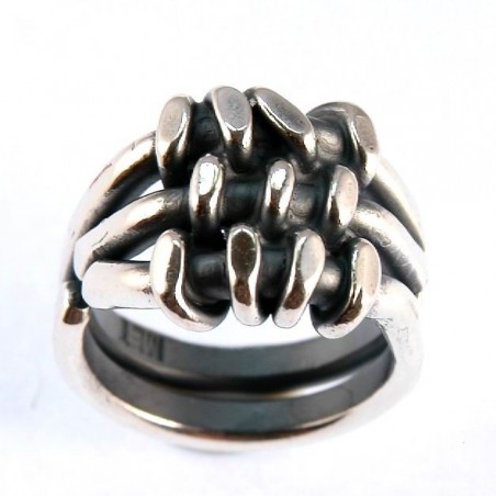 Artisanat d'art-bague "la grille", couleur argent vieilli