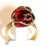 Bague fantaisie artisanale avec une pierre rouge. Bijou artisanal made in France.