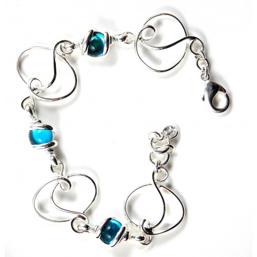 Bracelet artisanal argent et bleu clair. Création Atelier PIK.