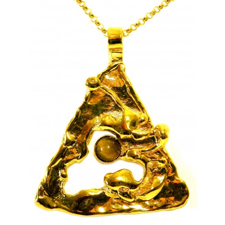 Pendentif doré en forme de triangle, création artisanal