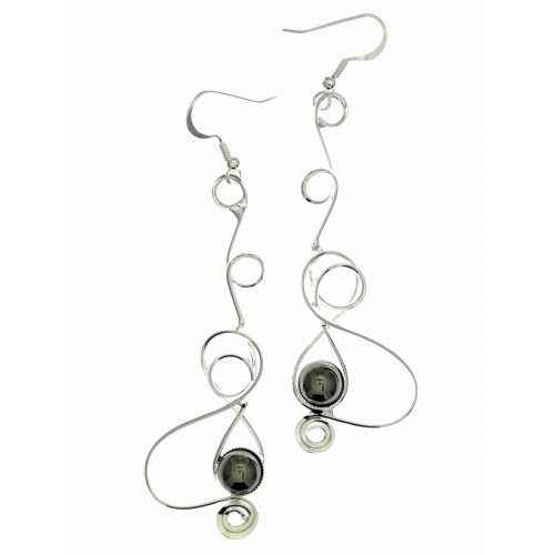 Boucles d'oreilles en laiton plaqué argent.