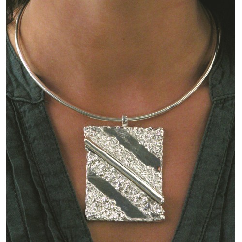 Collier argent fait main.