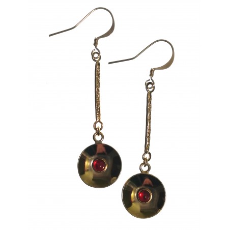 Boucles d'oreilles avec pierre rouge