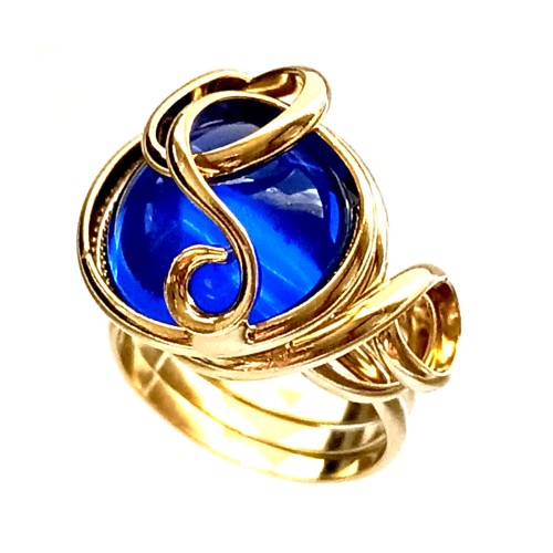 Grande bague or couleur saphir