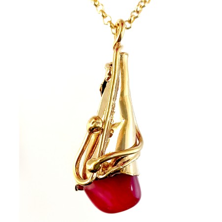 Pendentif artisanal avec agate rouge.