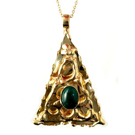 Bijoux artisanaux : grands pendentifs avec pierres fines.