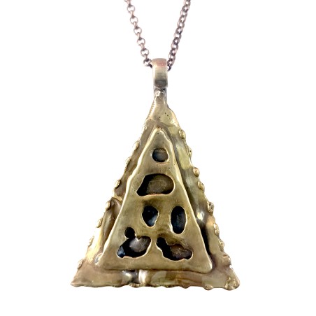 Pendentif en laiton plaqué bronze vieilli