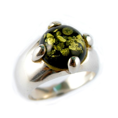 Bague ambre, bijou classique