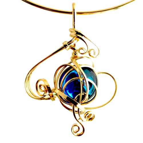 Collier fantaisie doré-bijou artisanal.