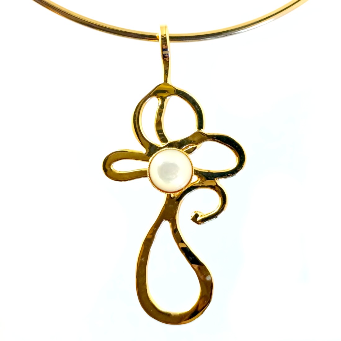 Collier fantaisie avec la nacre Collier fantaisie avec la nacre