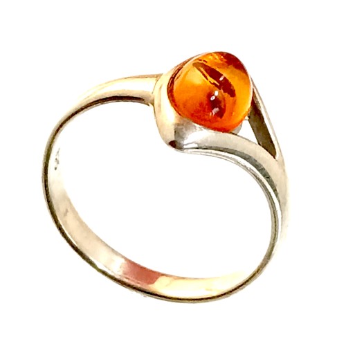 Bijoux artisanaux-bague avec ambre véritable.