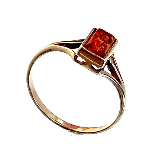 Petite bague carrée, bijou artisanal.