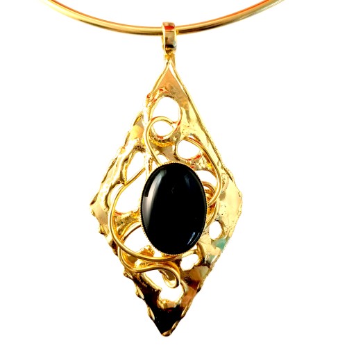 Collier losange-création artisanale avec une pierre véritable (onyx).