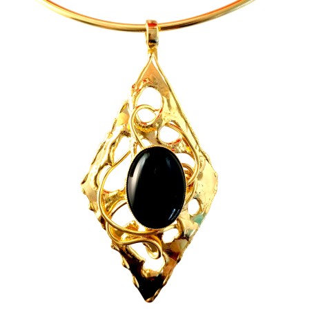 Collier losange-création artisanale avec une pierre véritable (onyx).