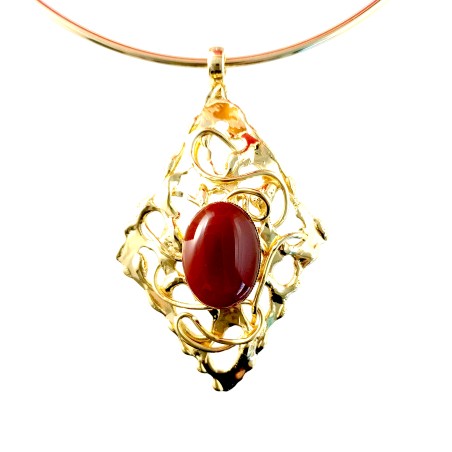 Collier de créateur avec la cornaline-bijou fait main.