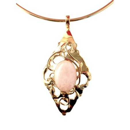 Collier avec quartz rose, bijou fait main en France.