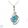 Pendentif argent fait main de couleur bleue claire.