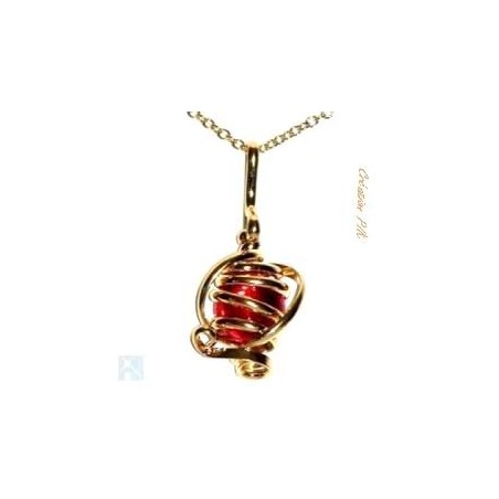 Pendentif doré de petite taille, création artisanale française