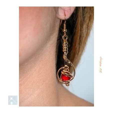 Boucles d'oreilles fantaisie en fil. 