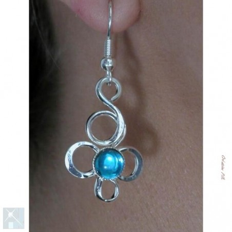 Petites fleurs en boucles d'oreilles argent